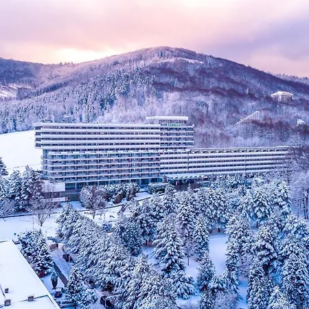 Sanatorium Rownica Feriested *